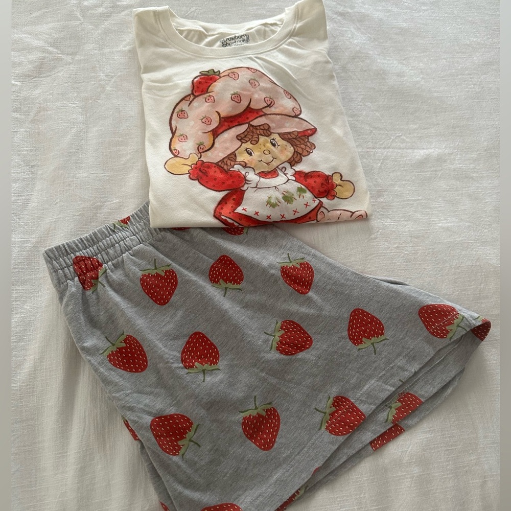 Women’s strawberry shortcake pajama set